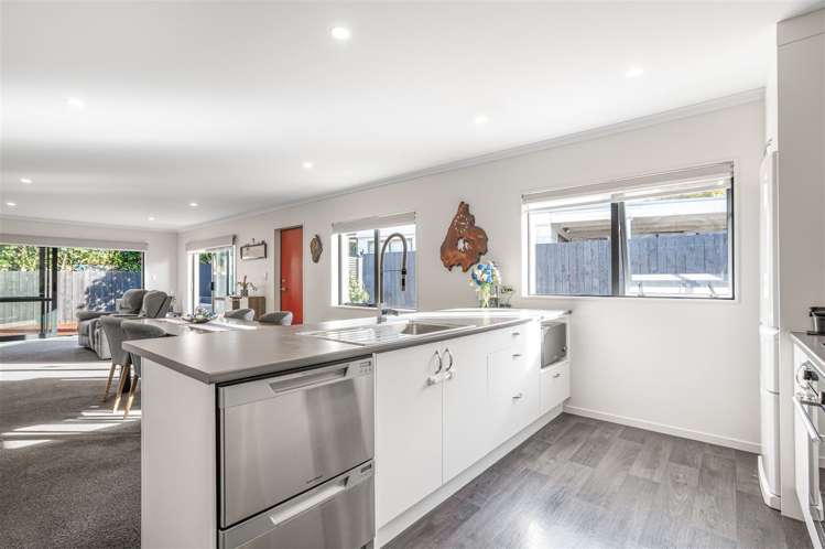 33a Gill Avenue Te Atatu Peninsula_6