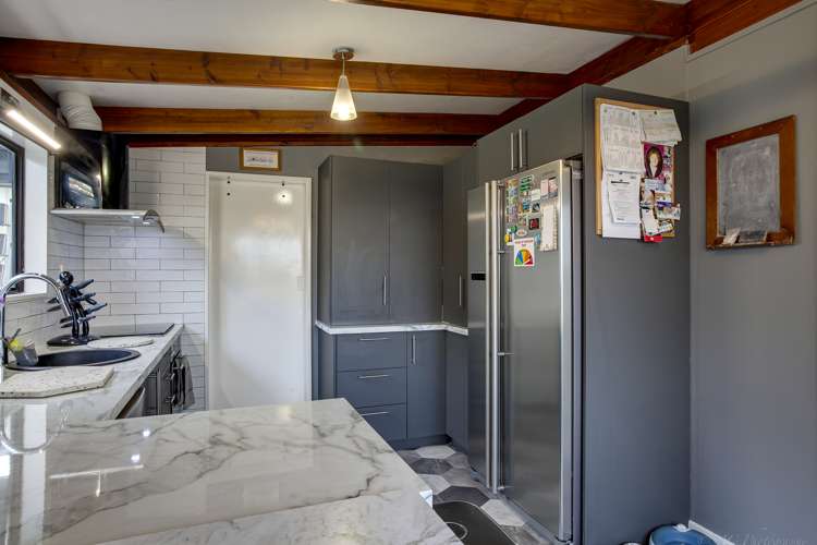 8 Roslyn Terrace West End_5