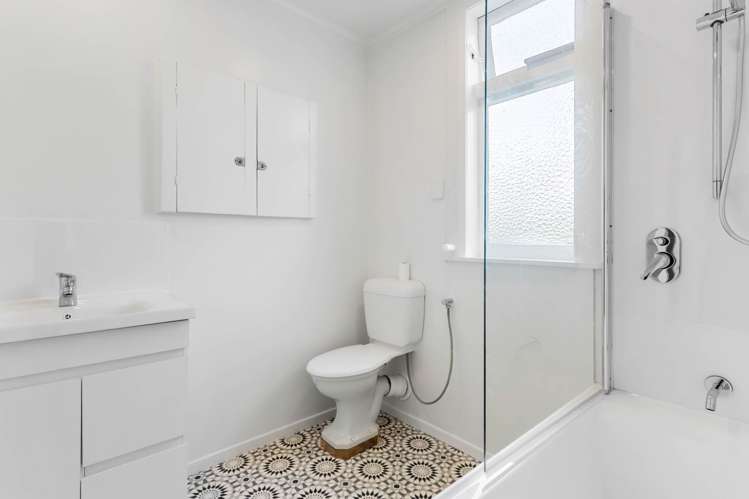 15 Rossgrove Terrace Mt Albert_10