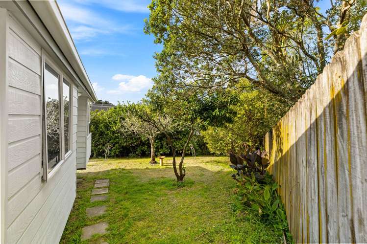 227 Glengarry Road Glen Eden_21