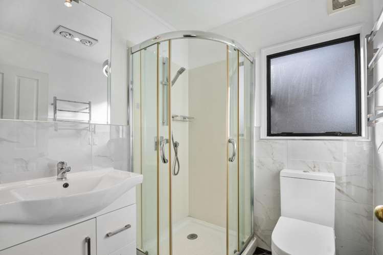 103 Golf Road New Lynn_13