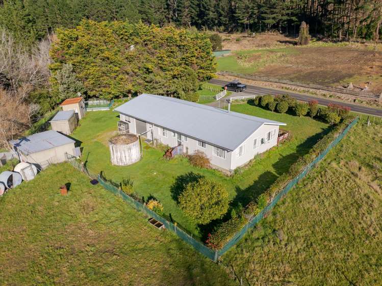 5421 Masterton Castlepoint Rd, Tinui_19