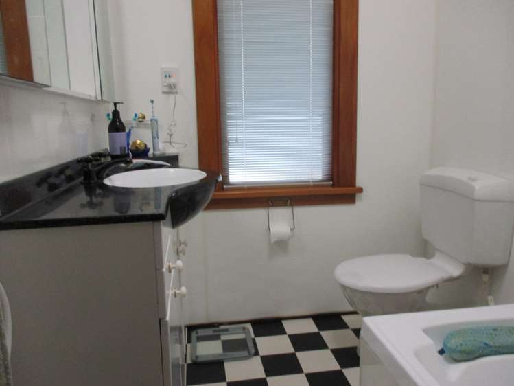 88 Wilson Road Balclutha_10