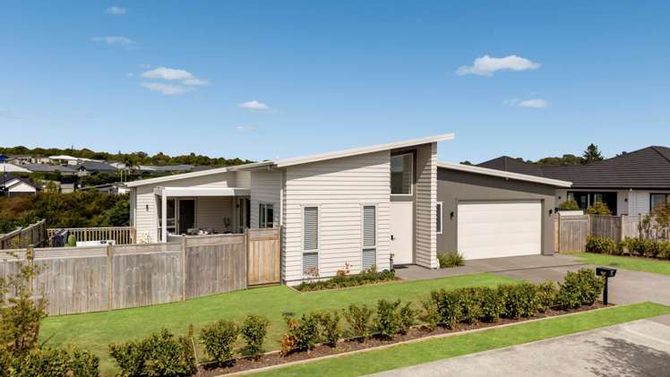 19 Cadwil Drive Beachlands_11