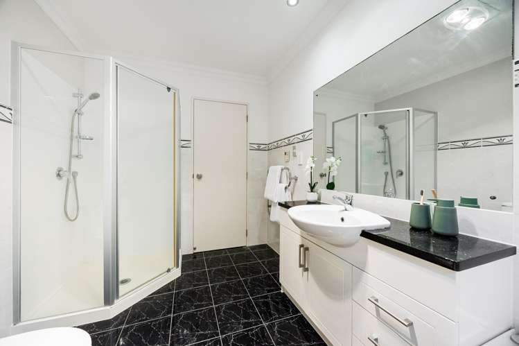 54 Leafield Crescent Henderson_18