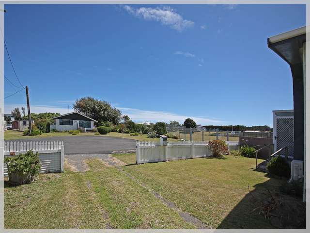 8 Hart Street Foxton Beach_3