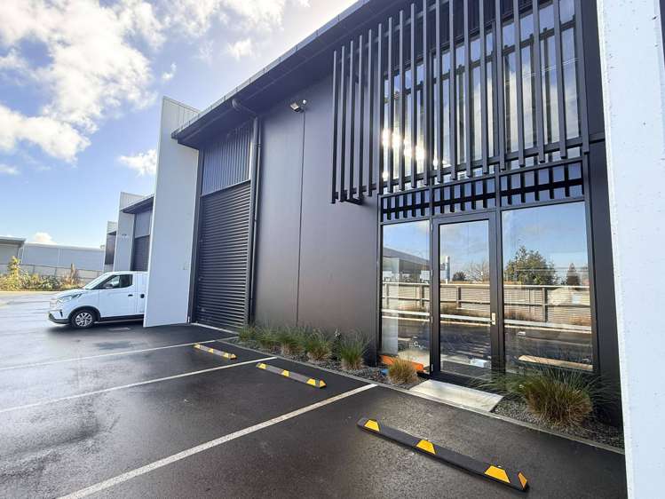 Unit 5, 39 Karewa Place Te Rapa_1
