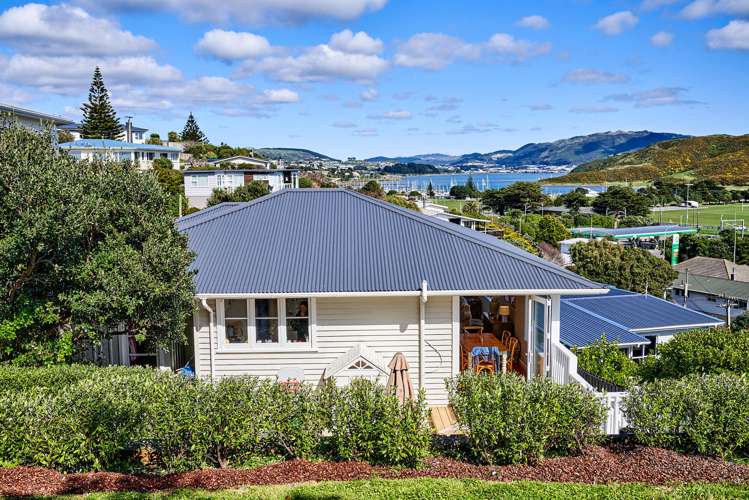 9 Mana View Road Paremata_3