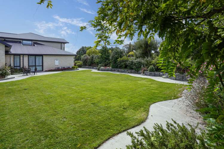 4 Stella Close Harewood_13