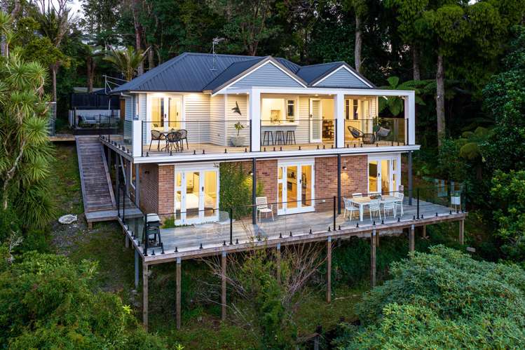 97 Scenic Drive Titirangi_25