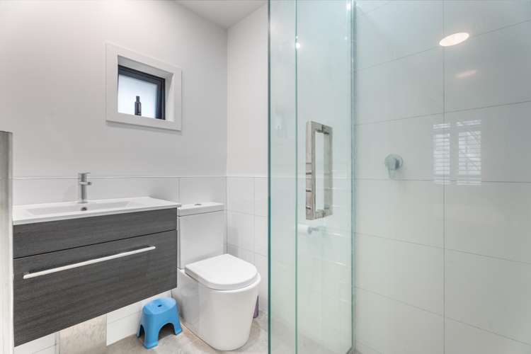 GD/23 Upper Queen Street Auckland Central_12