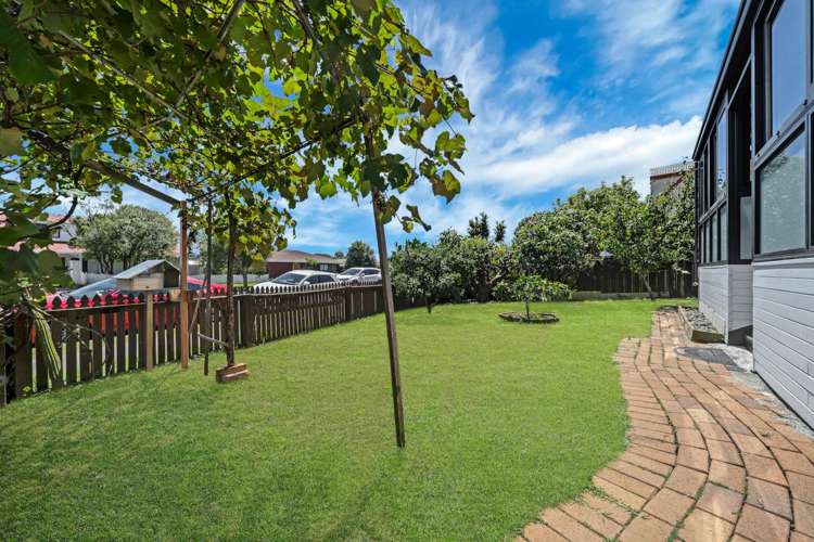1/82 Aviemore Drive Highland Park_23