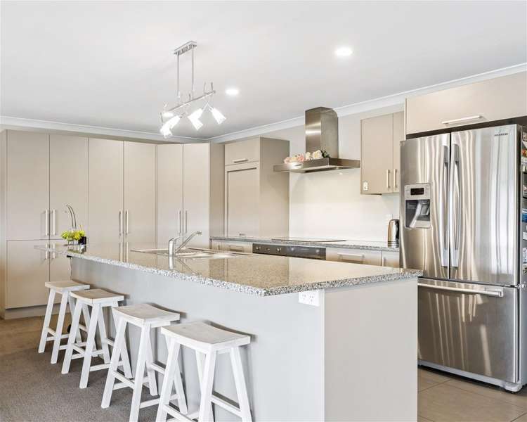 646 Grange Road Burnham_9