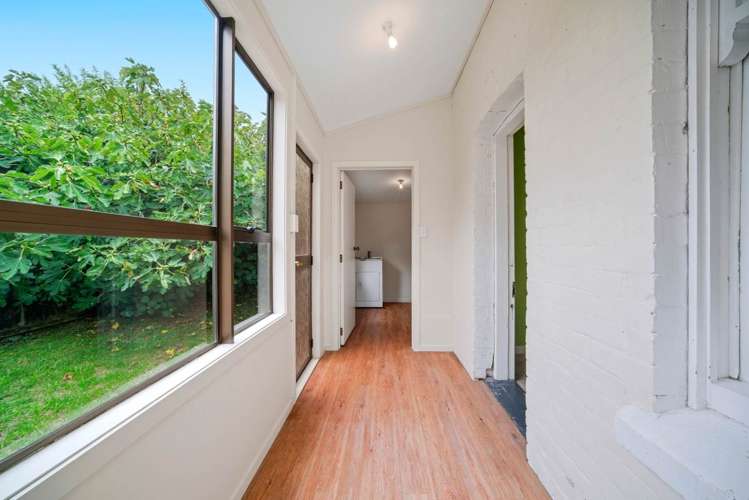 96 & 96A Queen Street Northcote Point_11