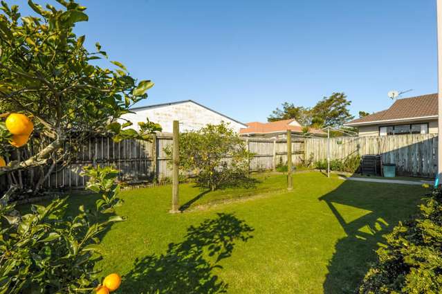 2/83 Glendale Road Glen Eden_2