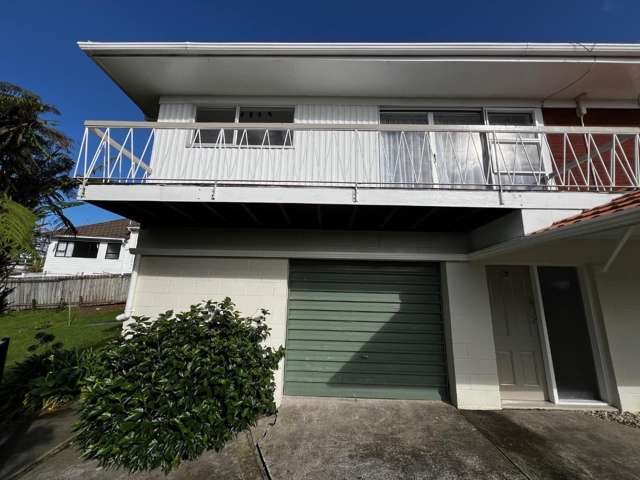 Spacious 4 Bedroom Home in Prime Glenfield Location