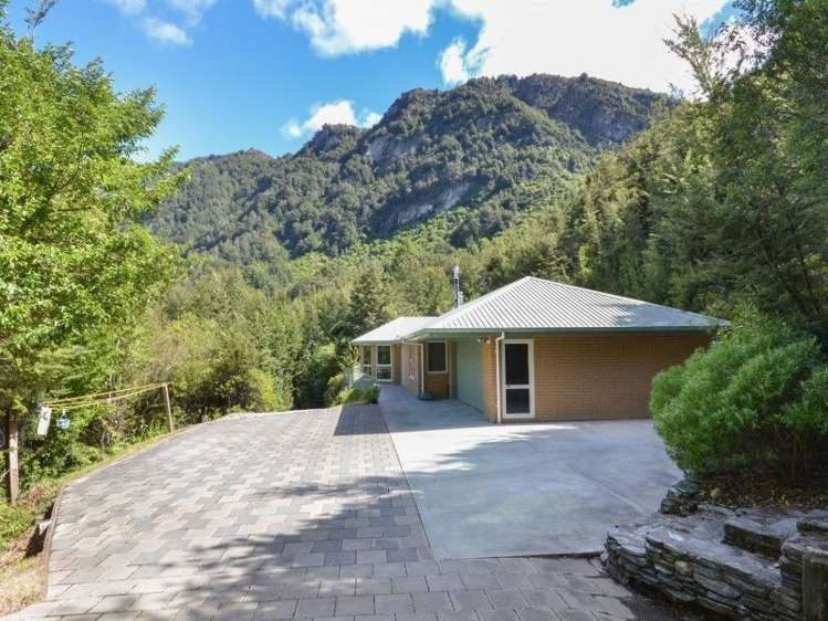 24 Bellbird Lane Mount Creighton_16