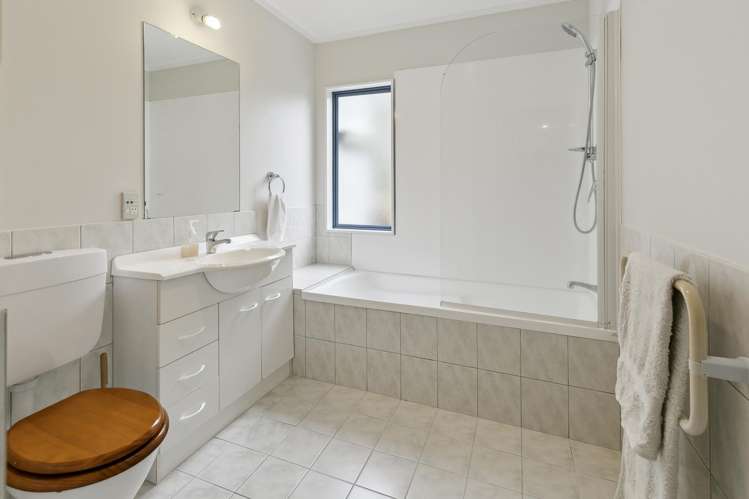 21 Court Road Tawa_11