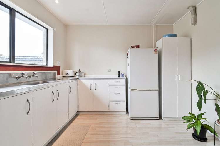 2/704 Charles Street Raureka_4