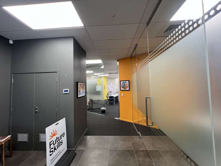 Ground Floor/51 Hurstmere Road Takapuna_6