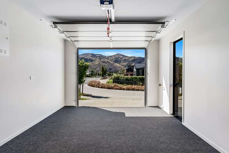 57 Magnum Drive Cromwell_15