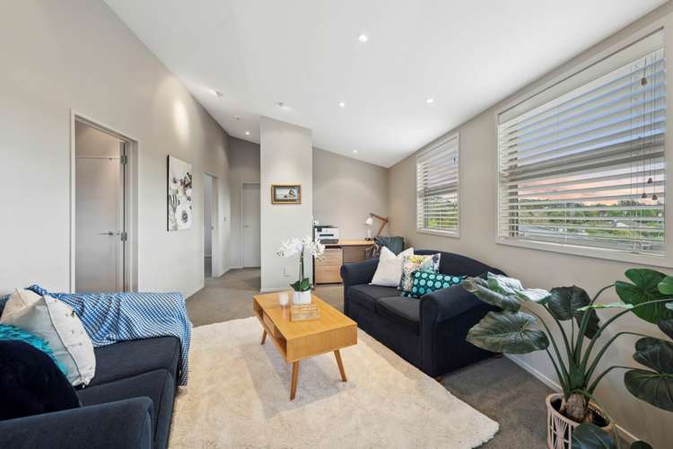 36 Oakford Park Crescent Greenhithe_32