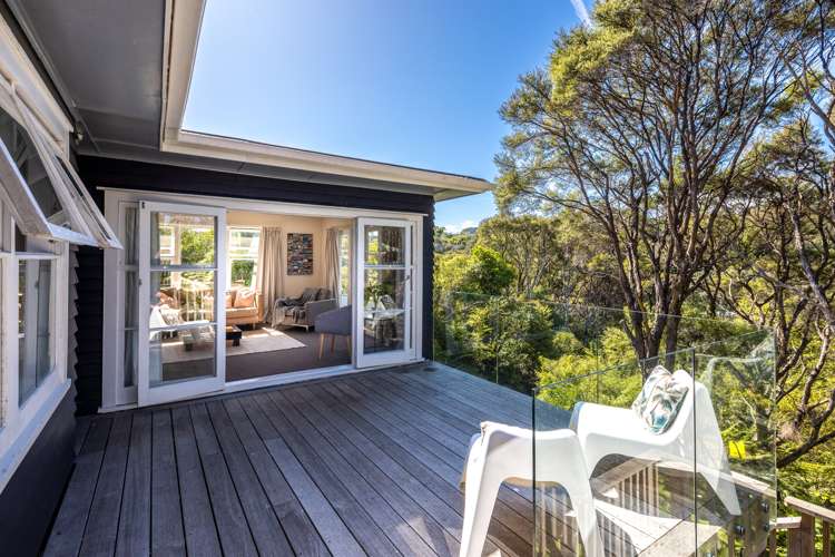 116 Queens Drive Oneroa_24