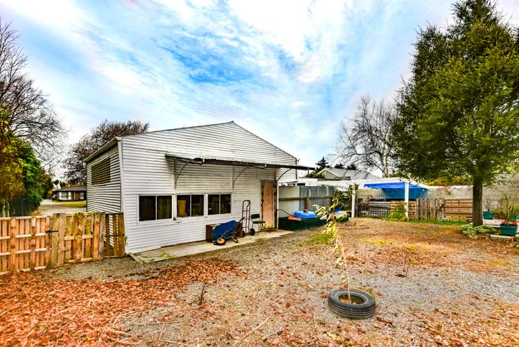 2 Russell Street Darfield_7