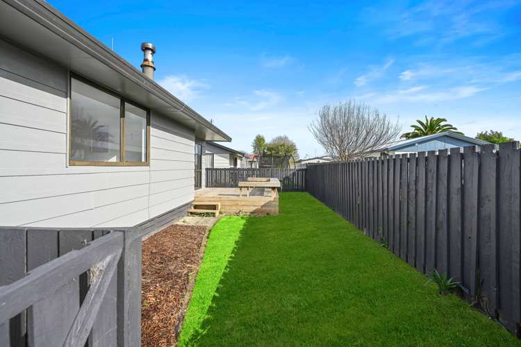 10 Gillett Lane Enderley_16