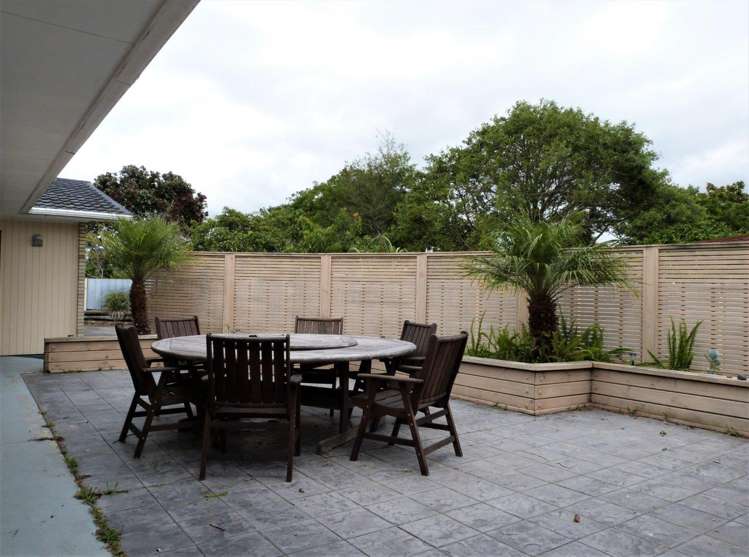 8 Graham Street One Tree Point_12