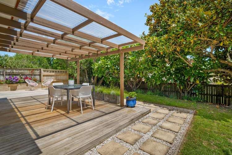 4 Mary Forgham Drive Greenhithe_24