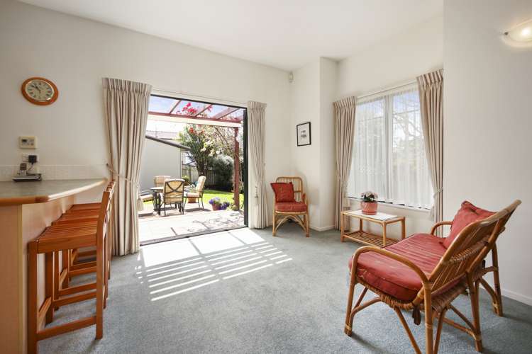 4/8 Tuscany Way Te Atatu Peninsula_10