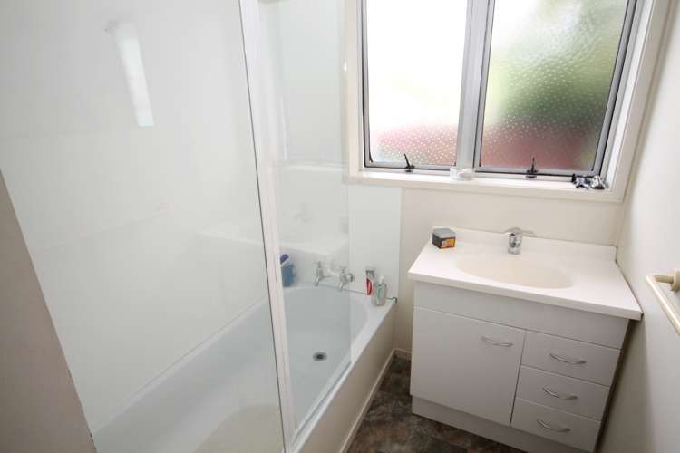 1/34a Kelvin Road Papakura_5