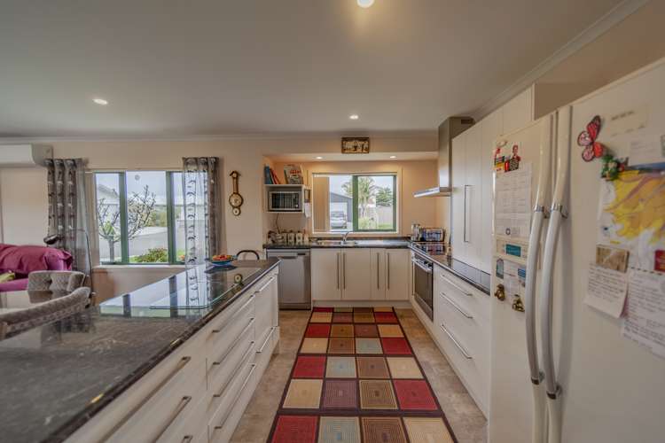 7 Gregory Grove Clive_1