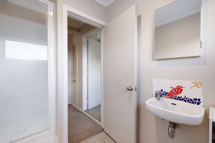 15 Warwick Place Brookfield_18