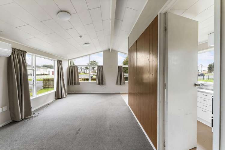 134 Mahia Road Wattle Downs_1