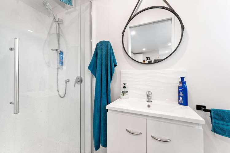 44 Amorino Drive Red Beach_21