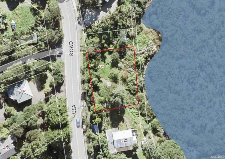 634 Huia Road Parau_5