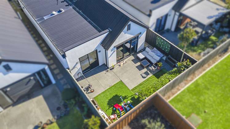 73 Faringdon Boulevard Rolleston_8