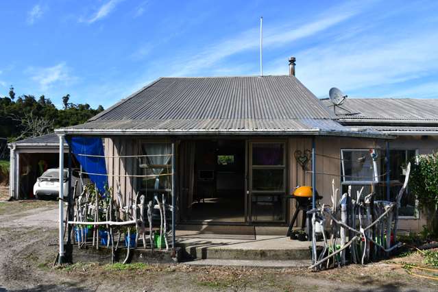 27 Kongahu Road Karamea_4