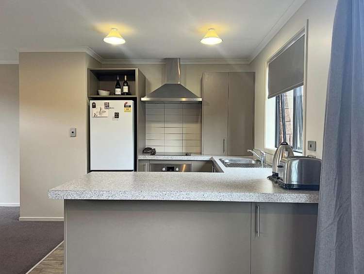 2/108 Old Farm Road 1076_2