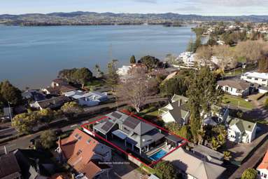 253 Devonport Road_2