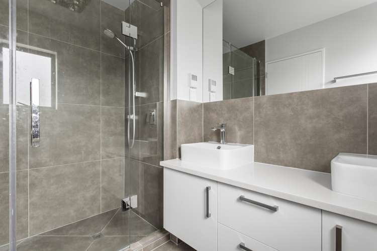 54 Bordeaux Parade Te Atatu South_15