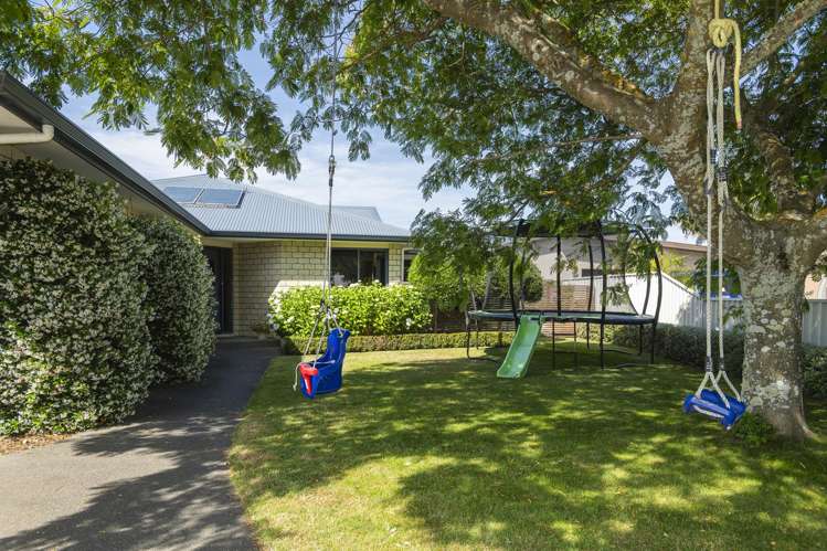 20 Pohutukawa Grove Lytton West_19