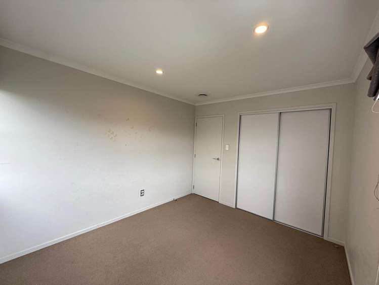 8 Hirimate Place Flat Bush_8
