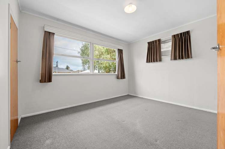209 Clyde Street Hamilton East_13