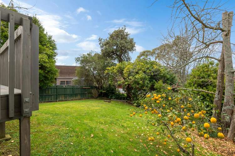 1/70 Ayton Drive Totara Vale_6