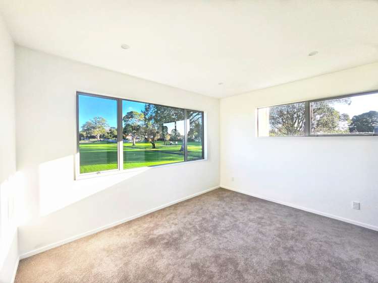 8a Taurima Avenue Point England_13