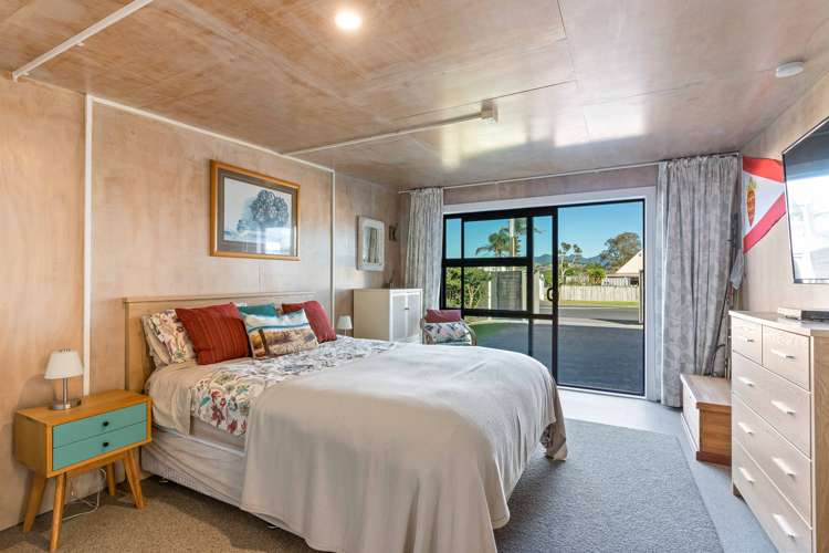 408 Ocean Road Whangamata_25