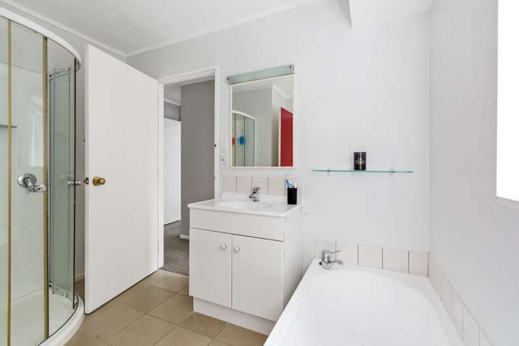 16 Kearney Place Massey_13